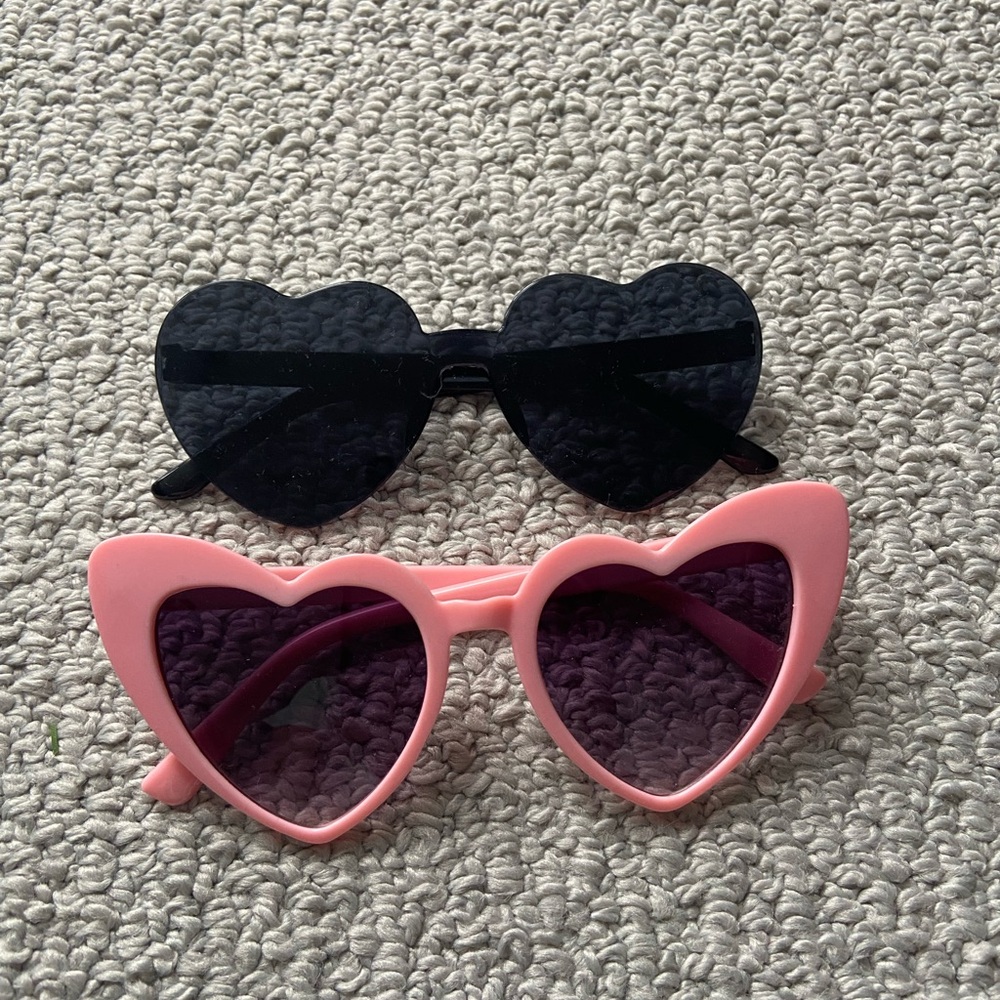 NWOT Heart-Shaped Sunglasses